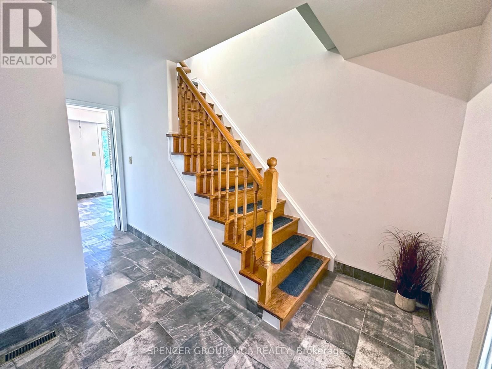 571 Minette Circle