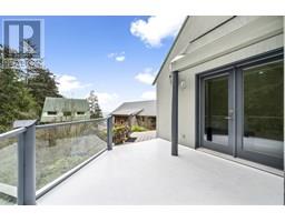 28 Passage Island, Image 3