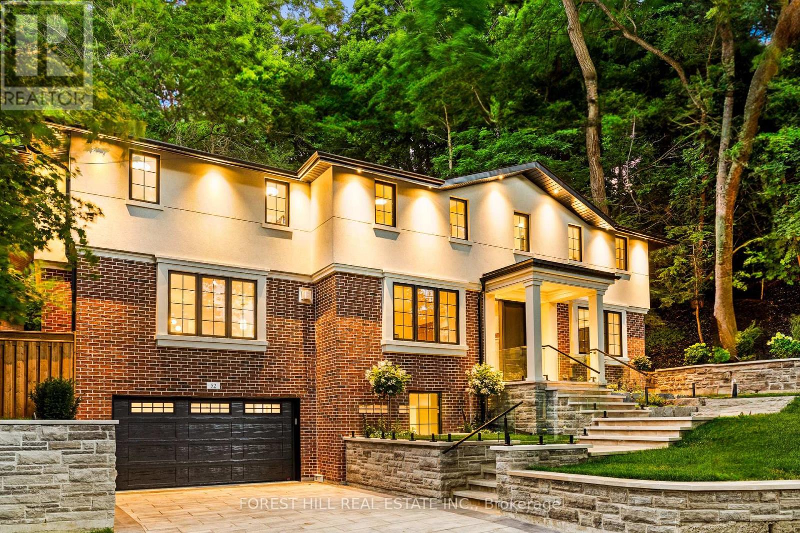 52 Roxborough Drive