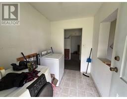 4pc Bathroom - 4123 3 Highway, Rock Creek, BC V0H1Y0 Photo 4