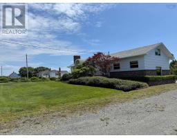 Bath (# pieces 1-6) - 89 Pond Road, Lower West Pubnico, NS B0W2C0 Photo 4