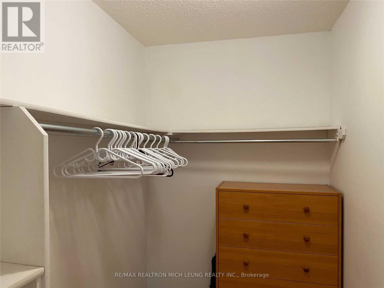 1621 75 Bamburgh Circle
