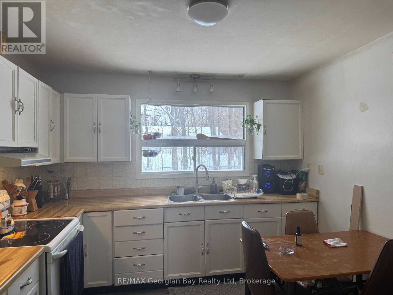 22 Oakwood Avenue