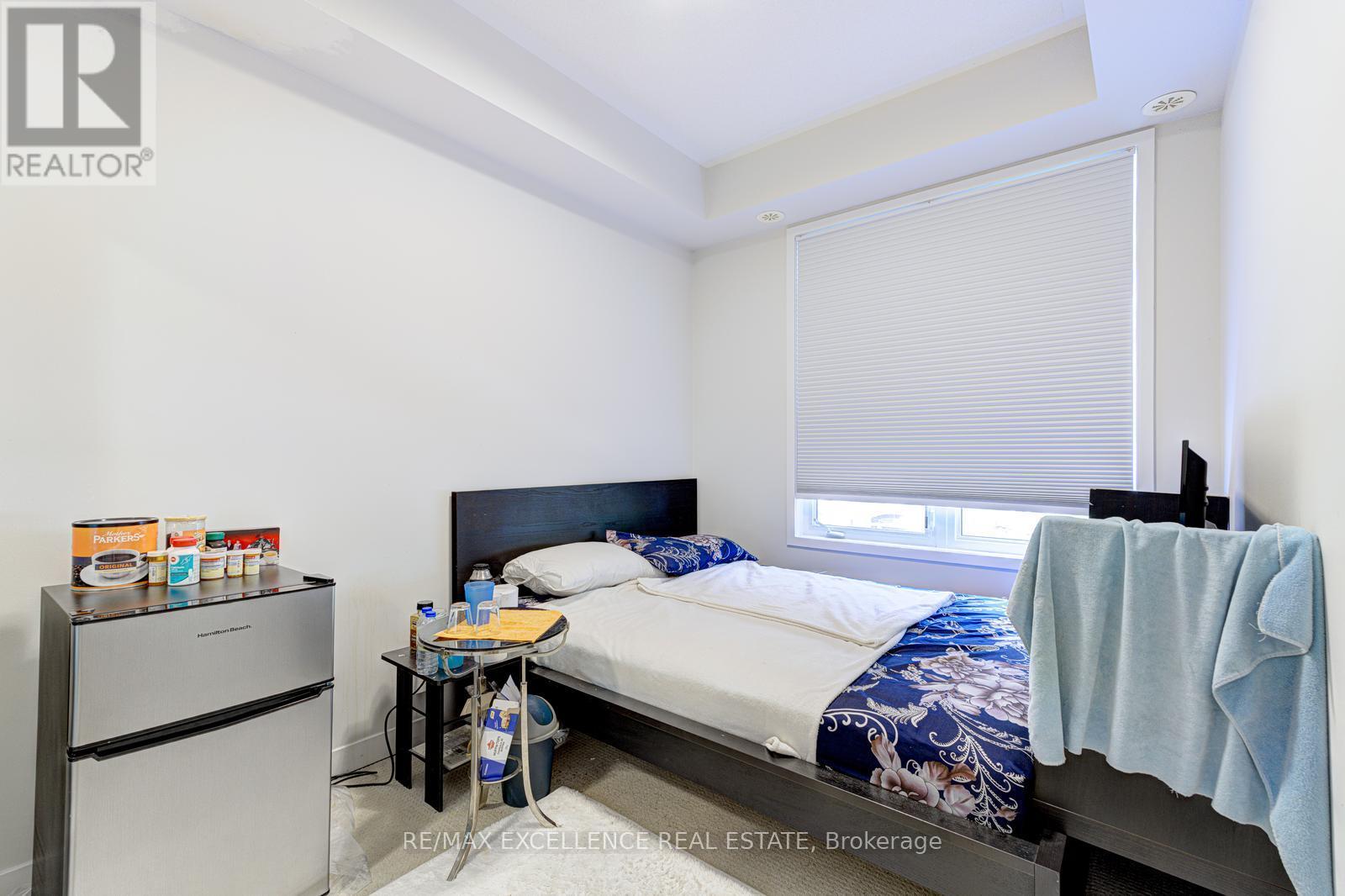7 370 Square One Drive