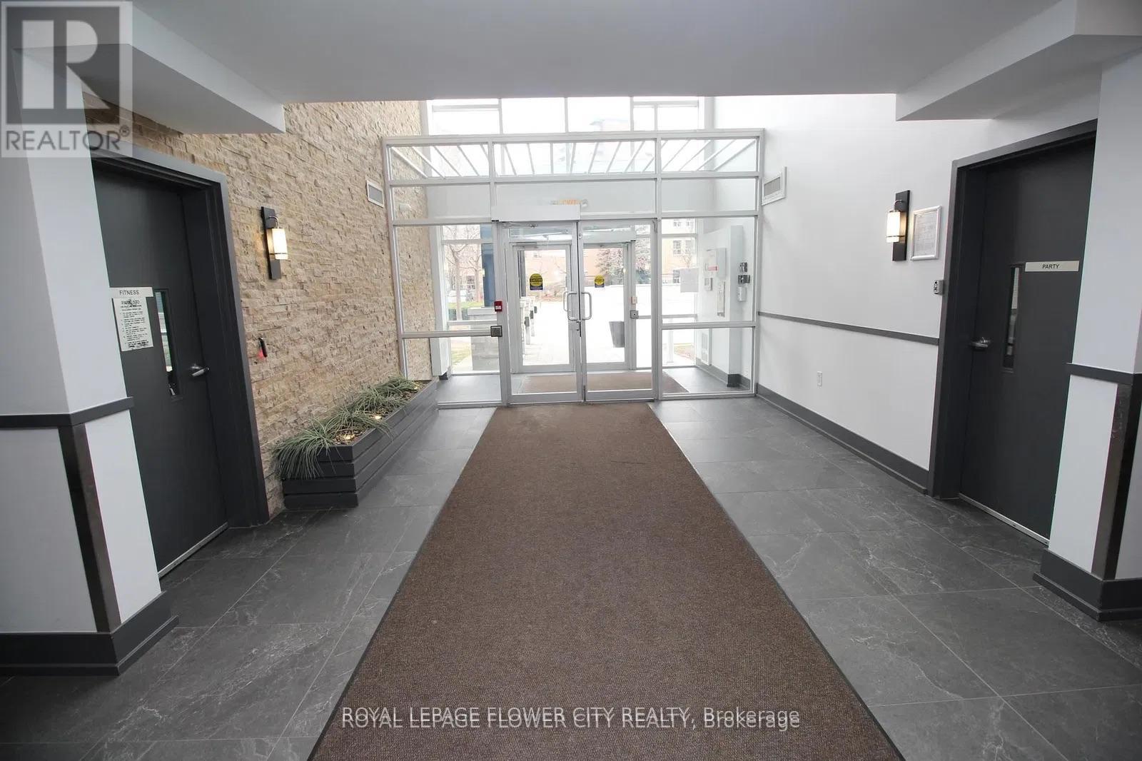 215 570 Lolita Gardens