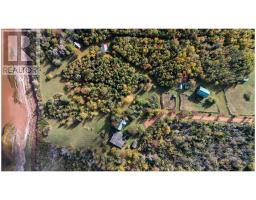 Living room - 351 Queens Point Road, Tracadie, PE C0A1P0 Photo 4