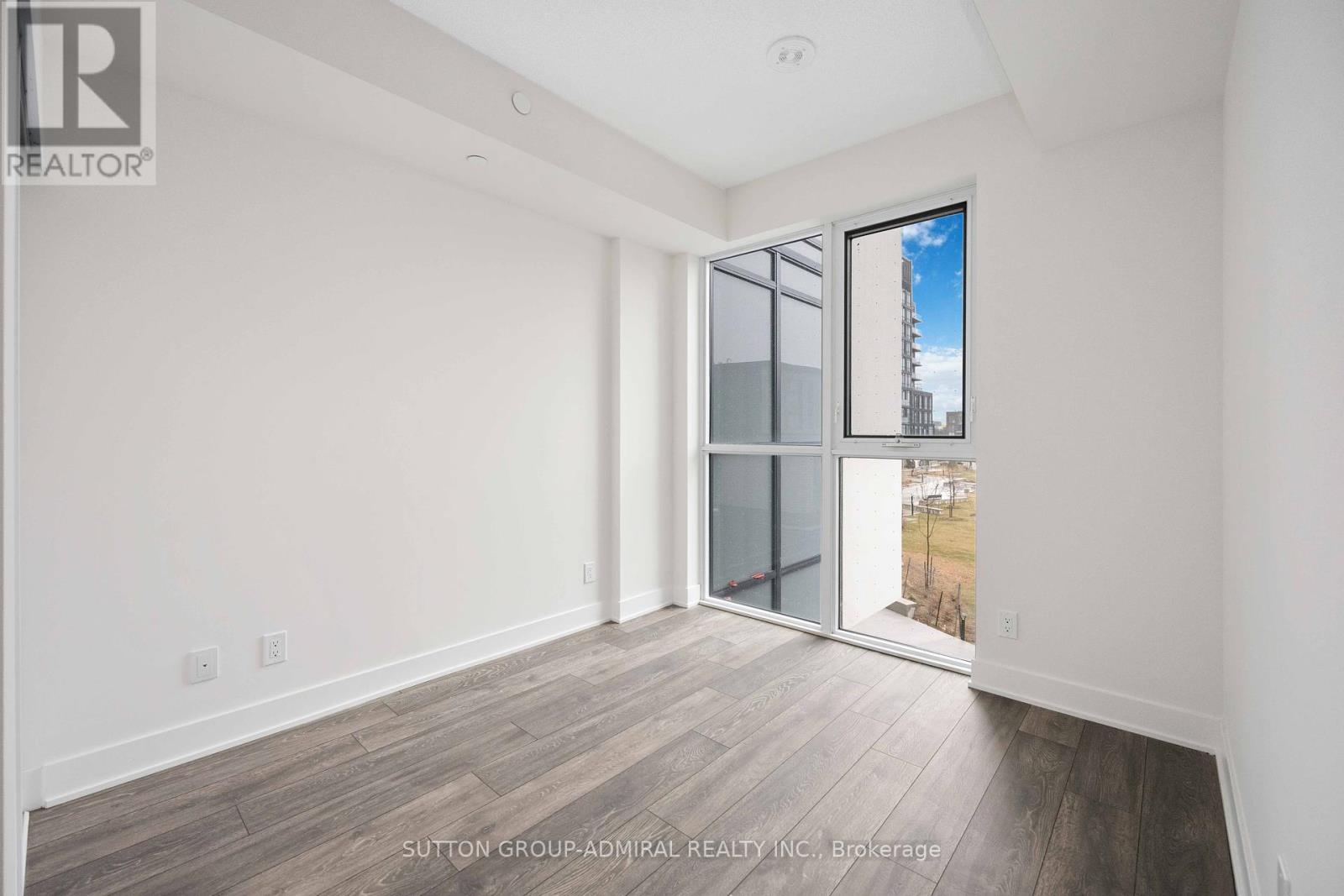 208 188 Fairview Mall Drive