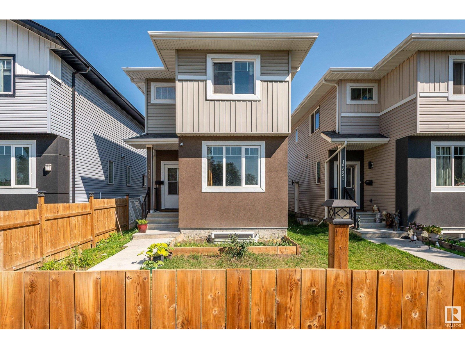 15928 100 Av Nw