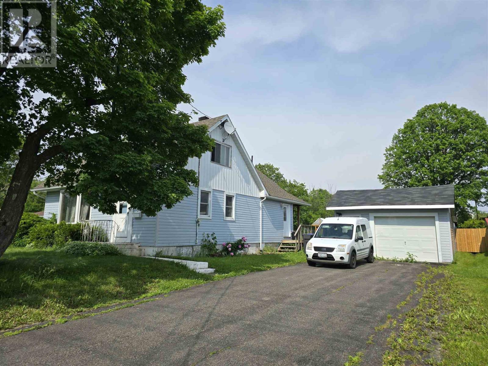 174 Reid St