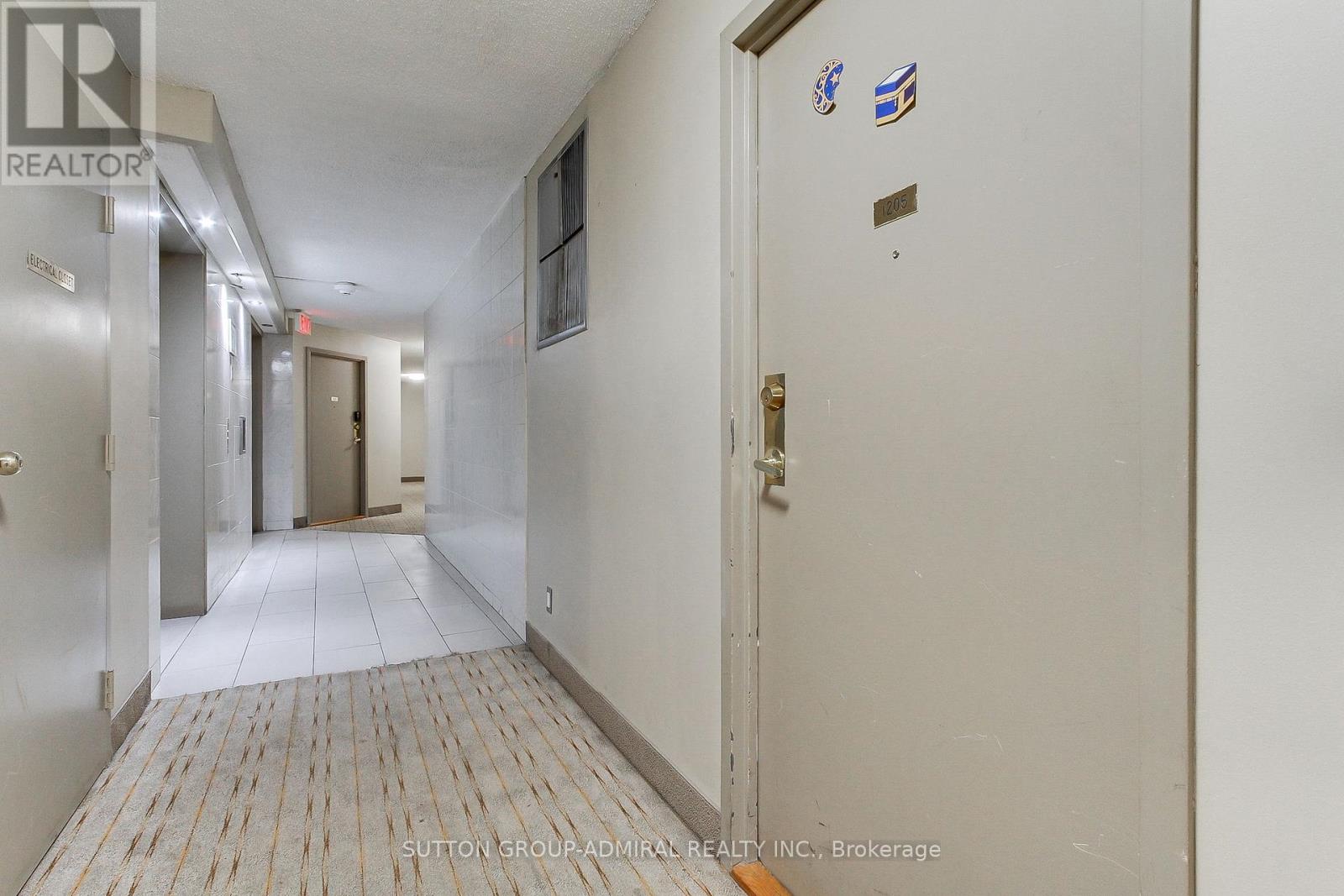 1205 2470 Eglinton Avenue W
