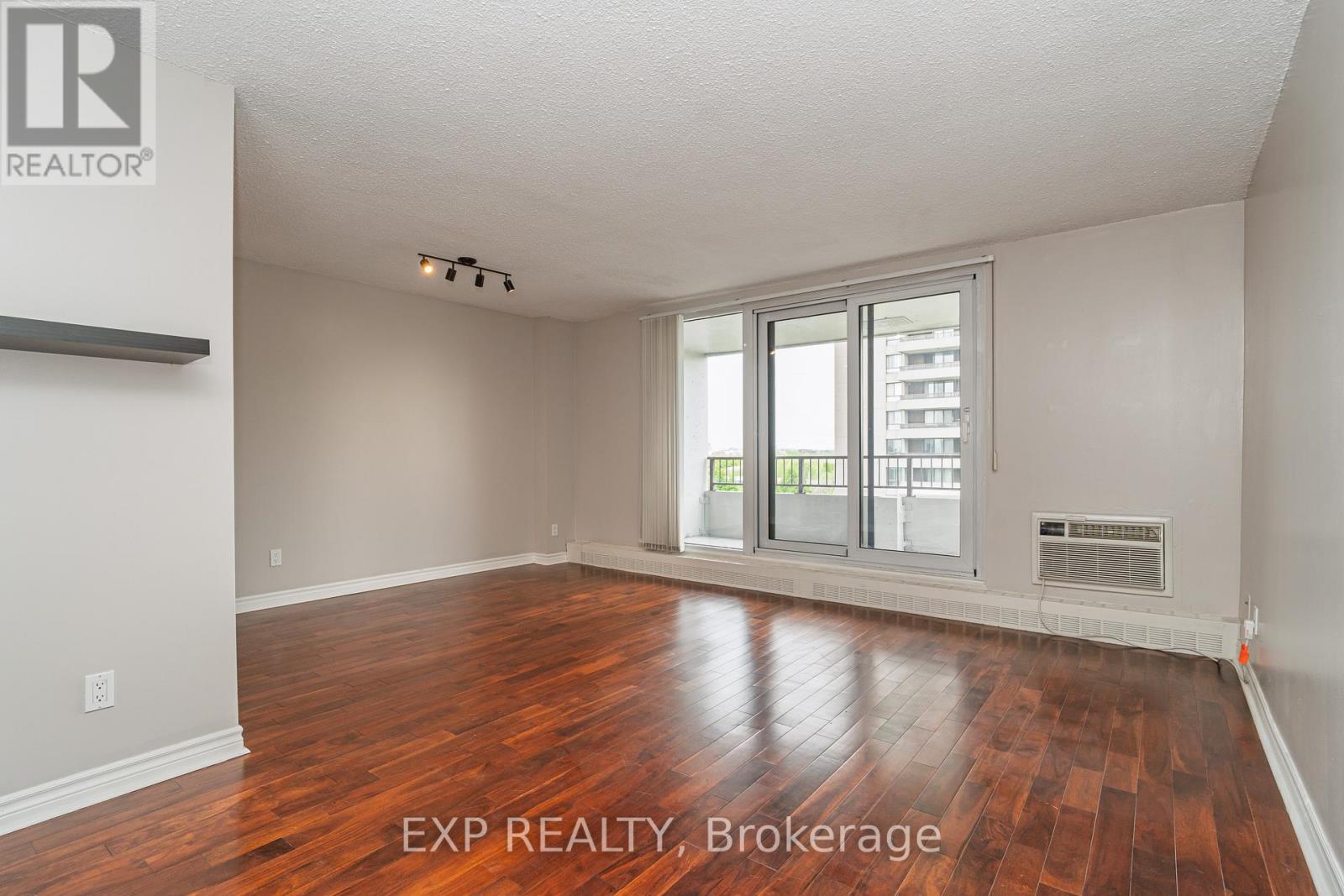 809 1785 Frobisher Lane