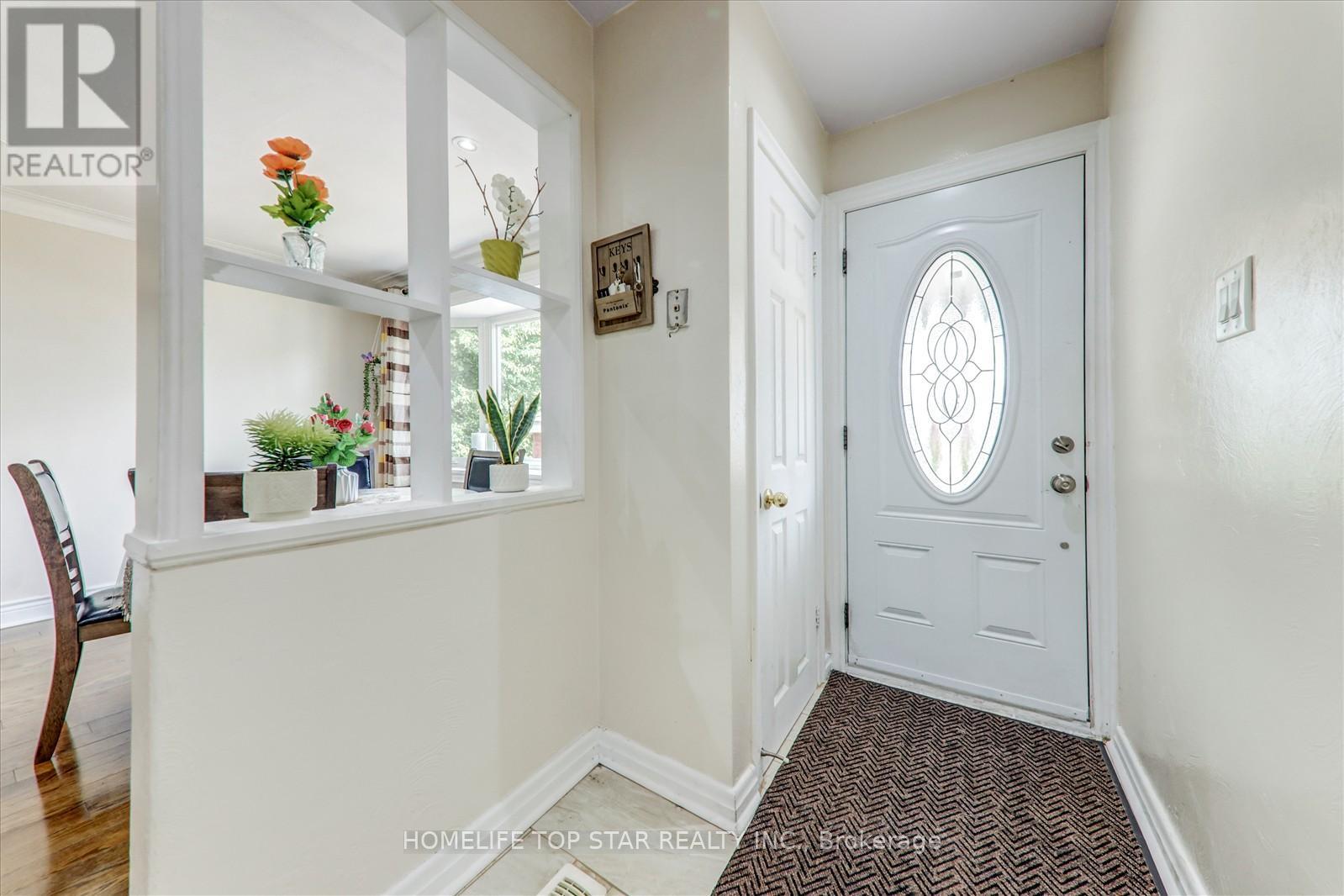 40 Lombardy Crescent