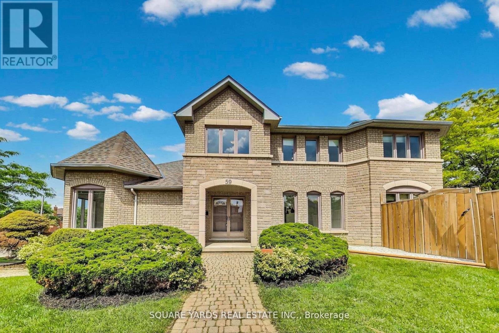 59 Adirondack Crescent