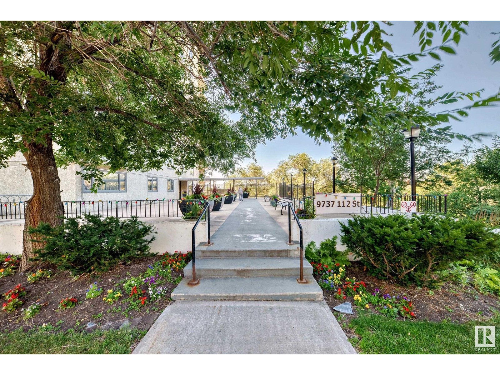 101 9737 112 St Nw