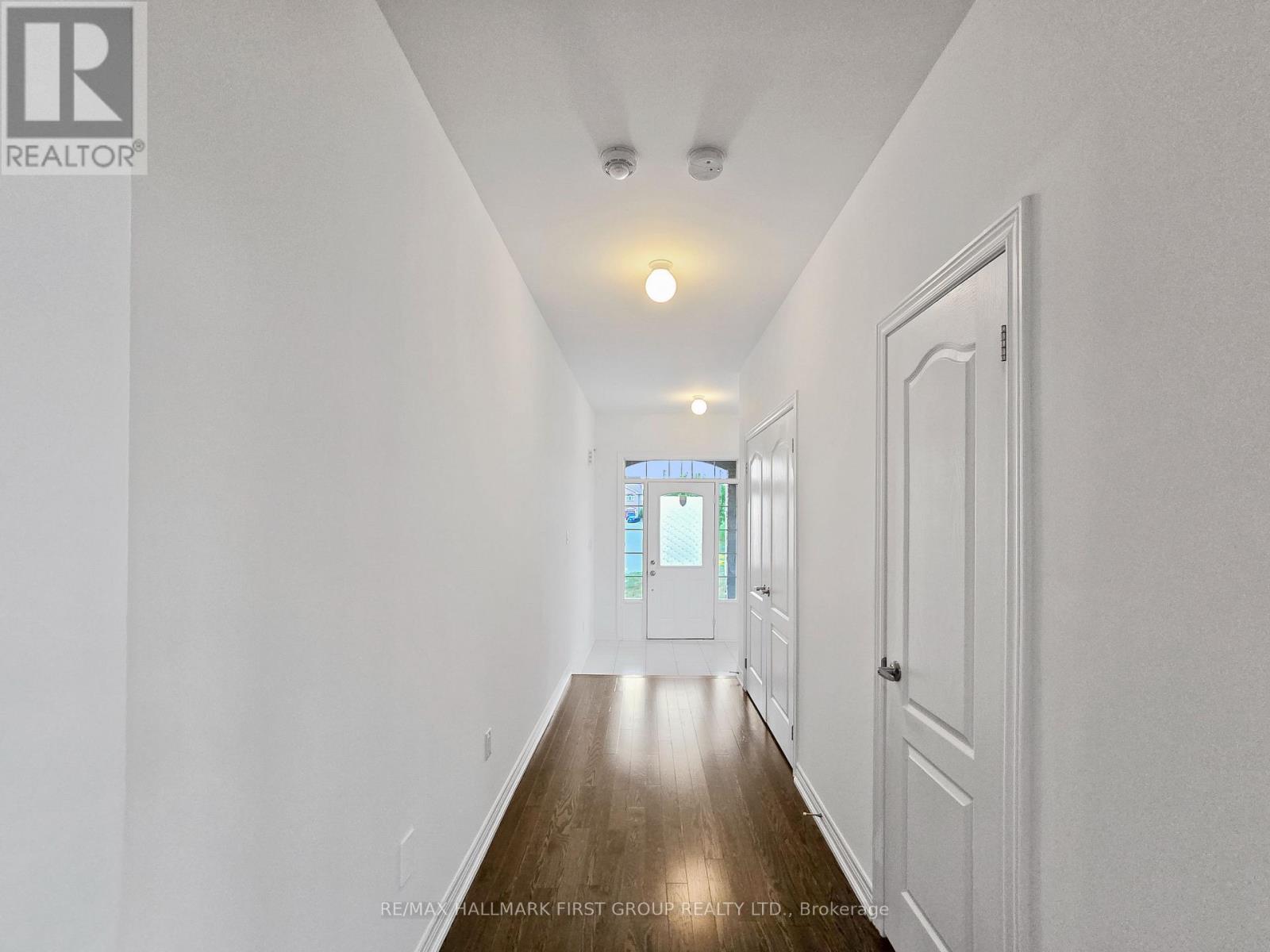 275 Shadow Place S