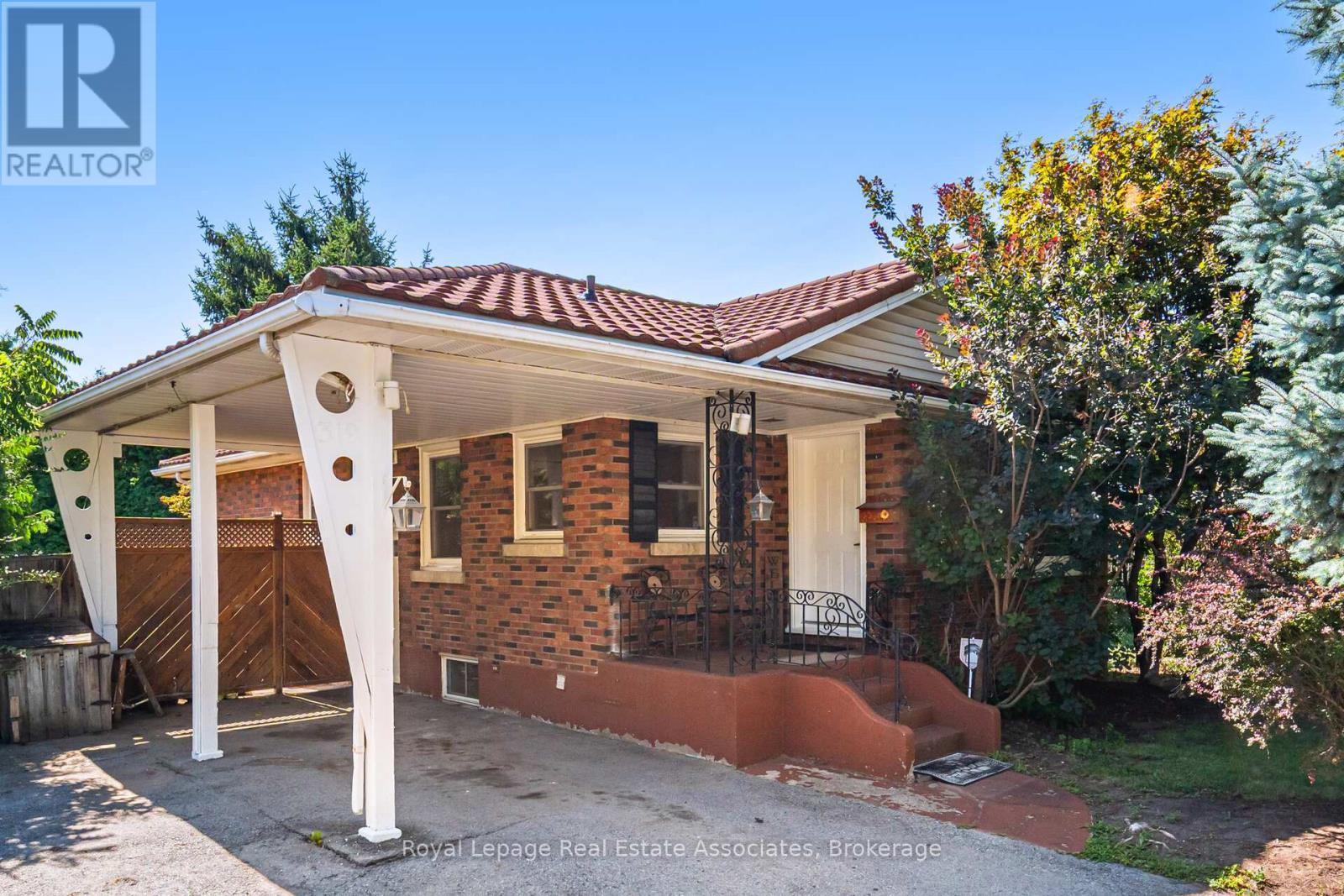 319 Grantham Avenue