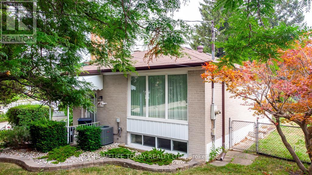 61 Lord Roberts Drive