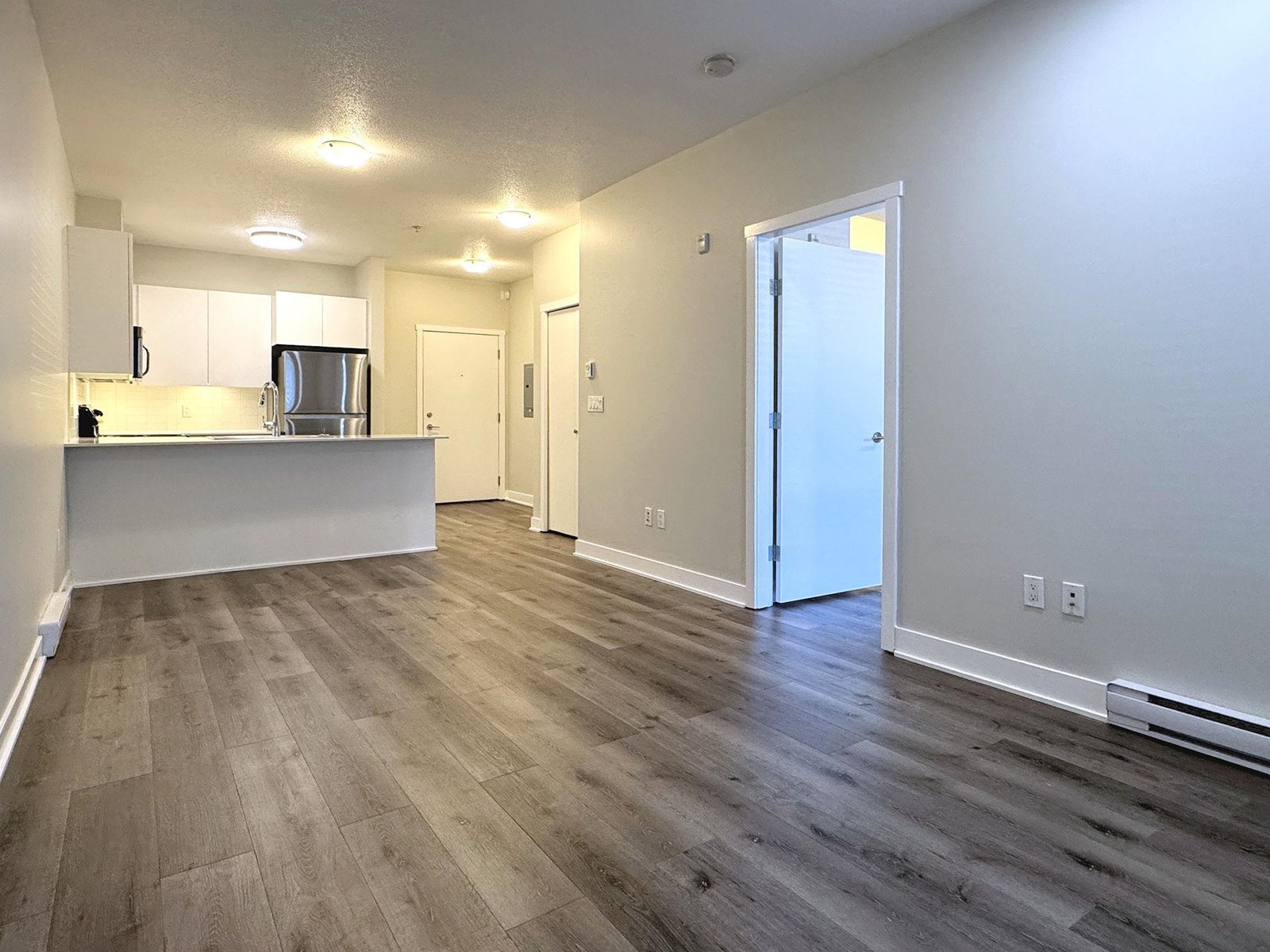 102 20460 Douglas Crescent