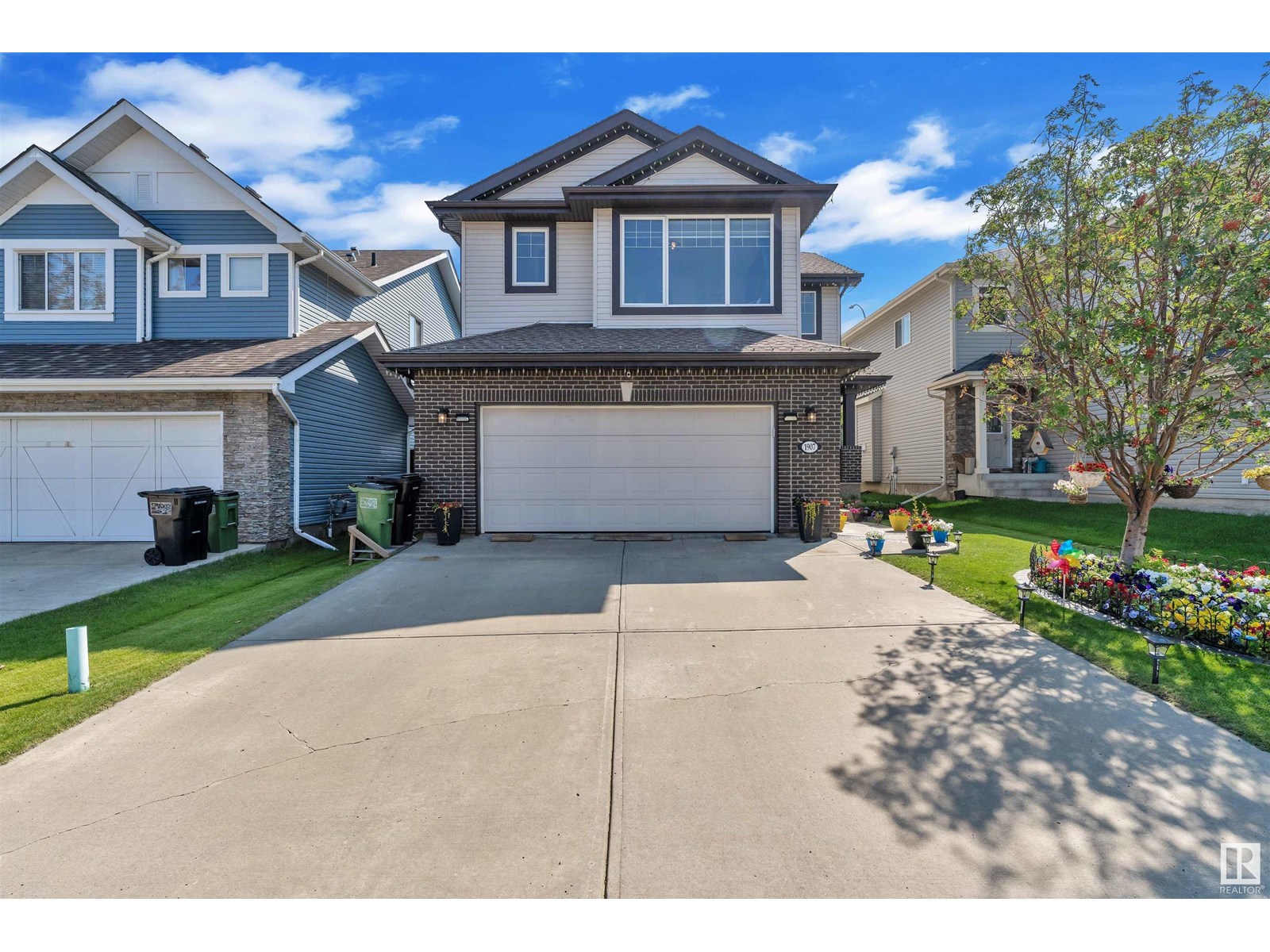 1907 67 St Sw