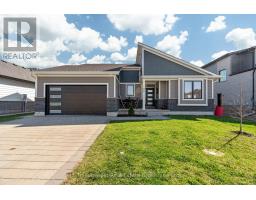 Bathroom - 155 Mcleod Street, North Middlesex, ON N0M2K0 Photo 2
