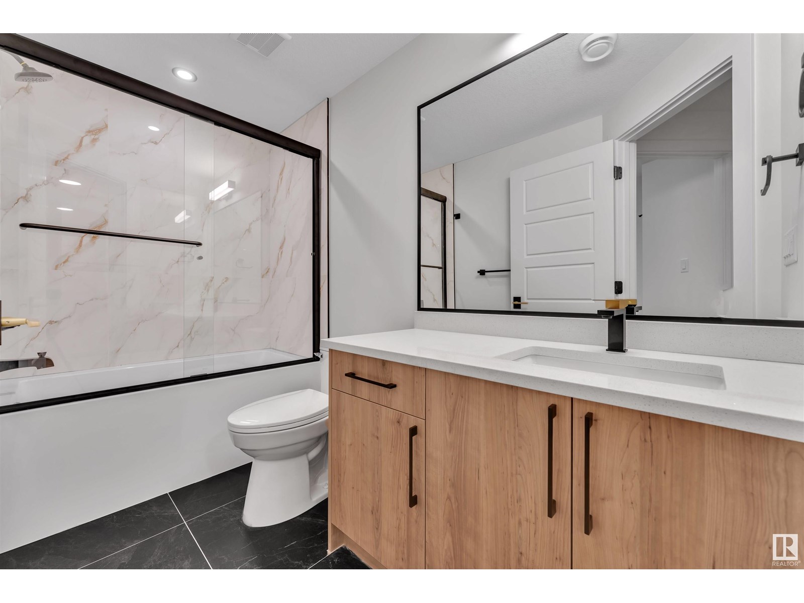 10976 138 St Nw
