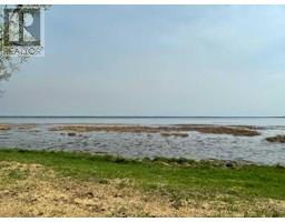 851 Wolf Trail, Sandy Lake, AB T0G2K0 Photo 3