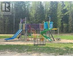 851 Wolf Trail, Sandy Lake, AB T0G2K0 Photo 2