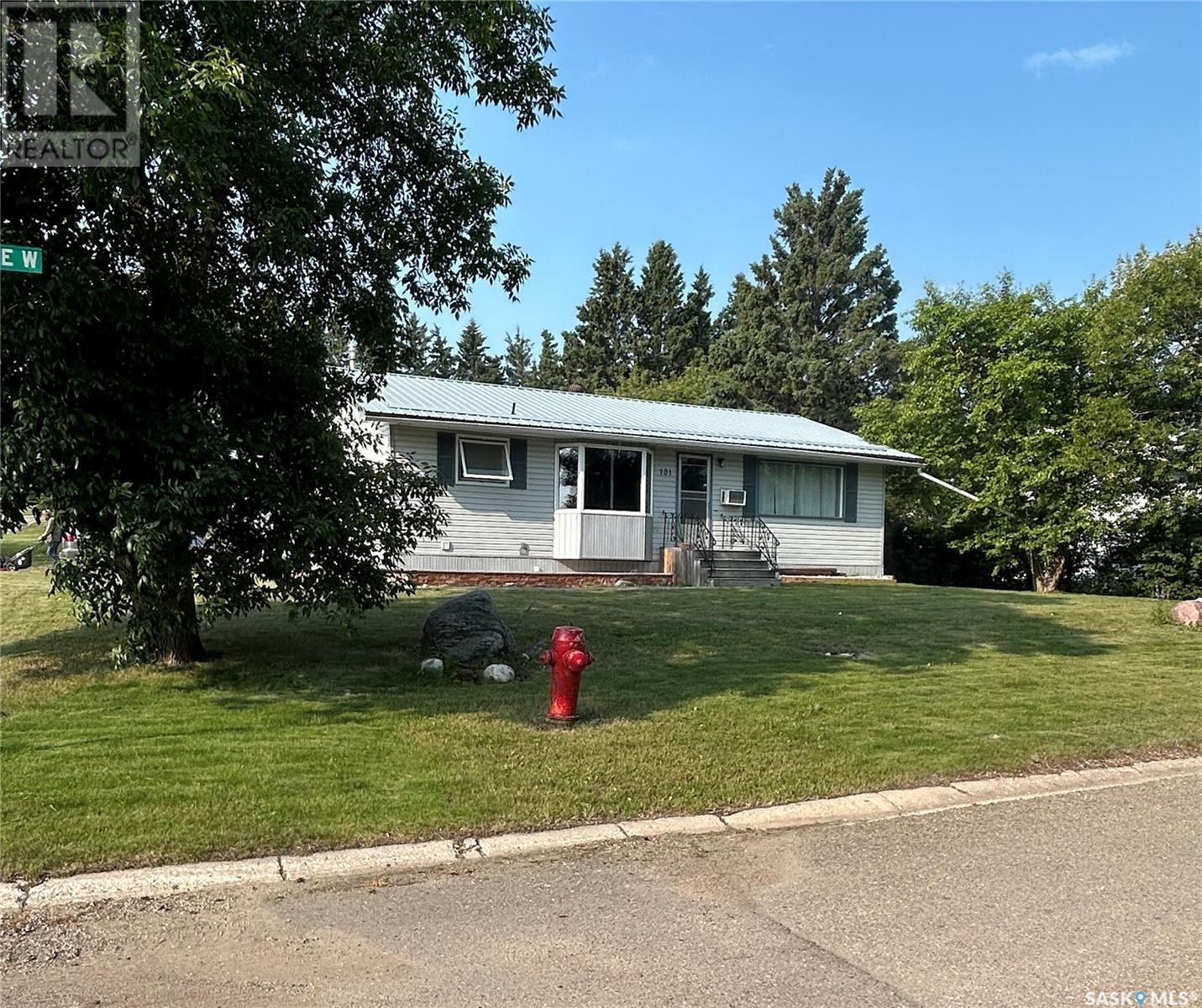 101 5th Avenue W