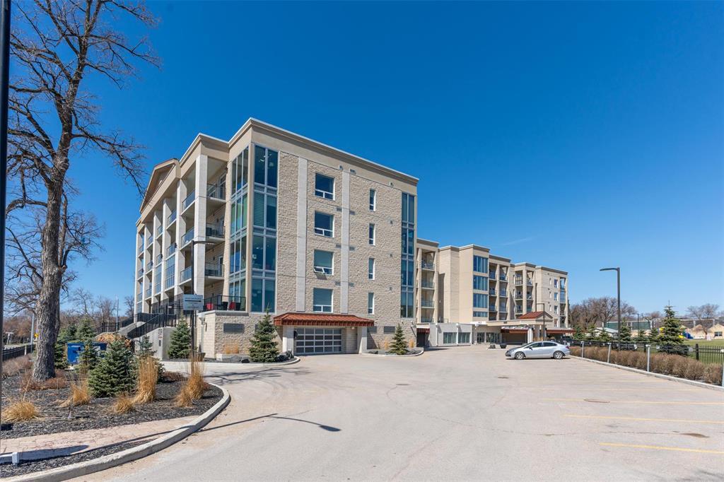 415 139 Tuxedo Avenue