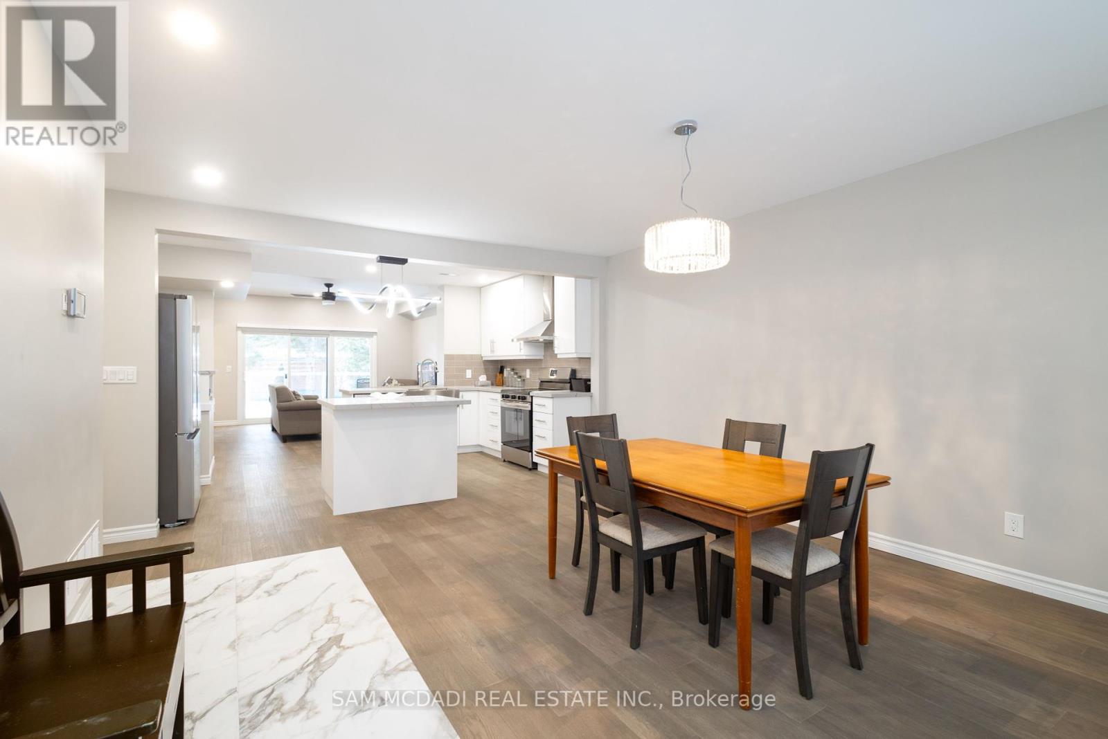 Upper 606 Drymen Crescent