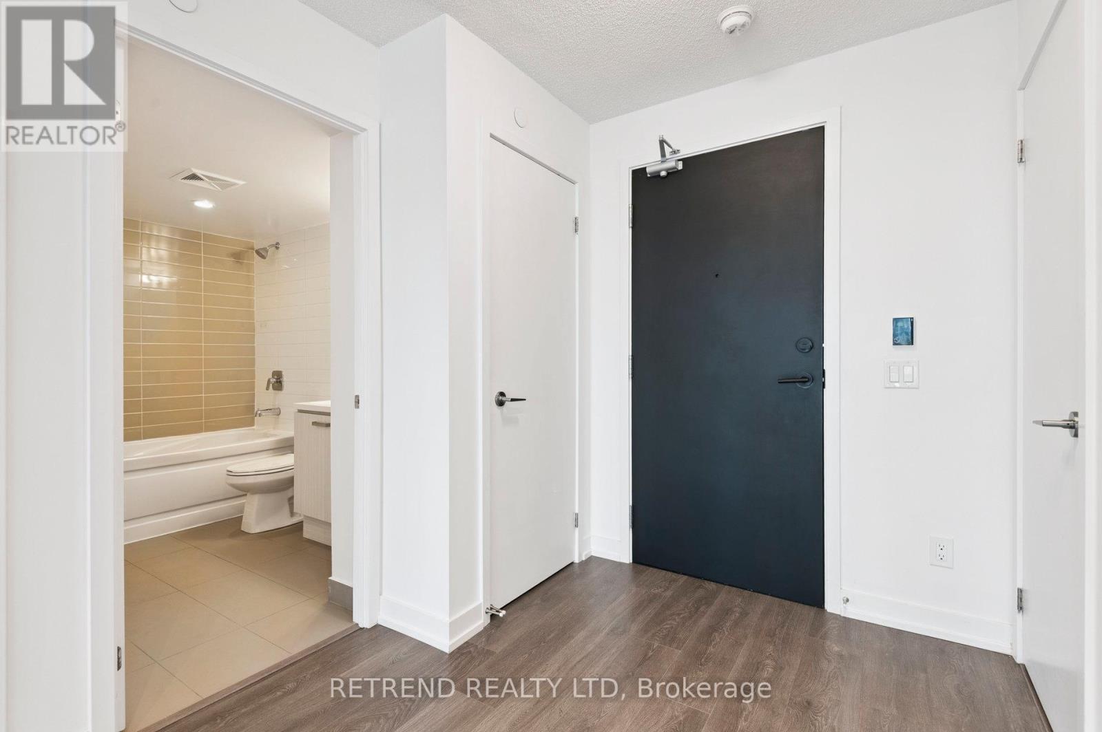 1004 125 Redpath Avenue