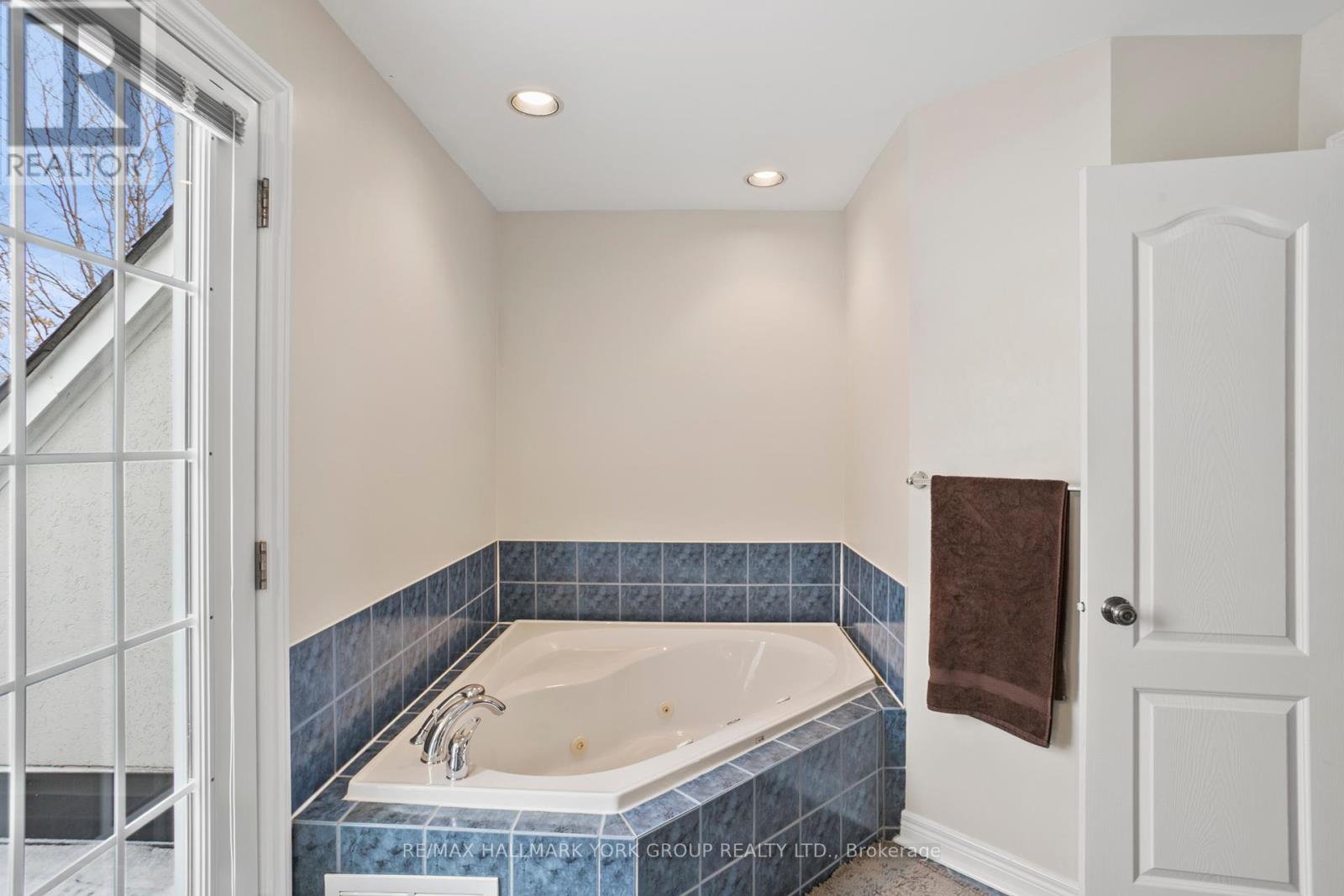 Unit 10 38 Hunt Avenue