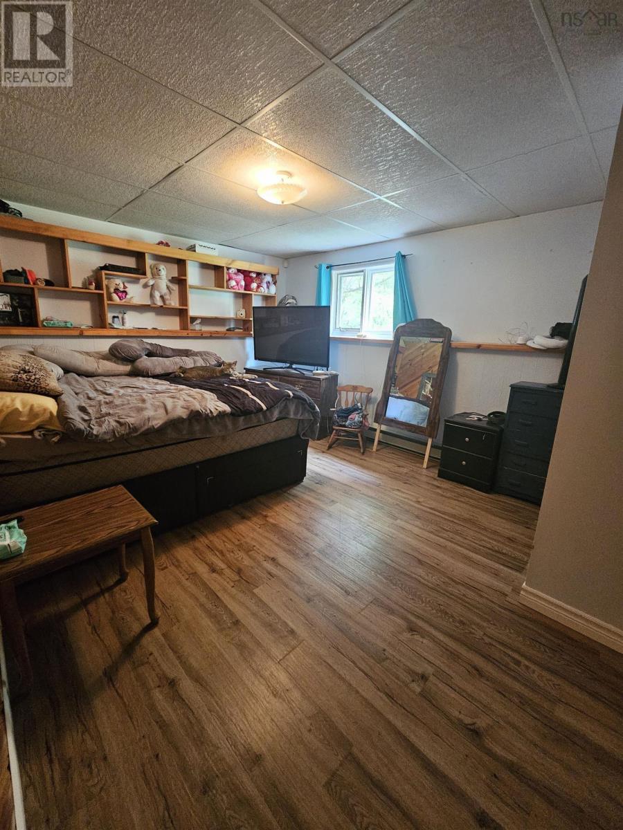 8865 8869 Hwy 101 Highway