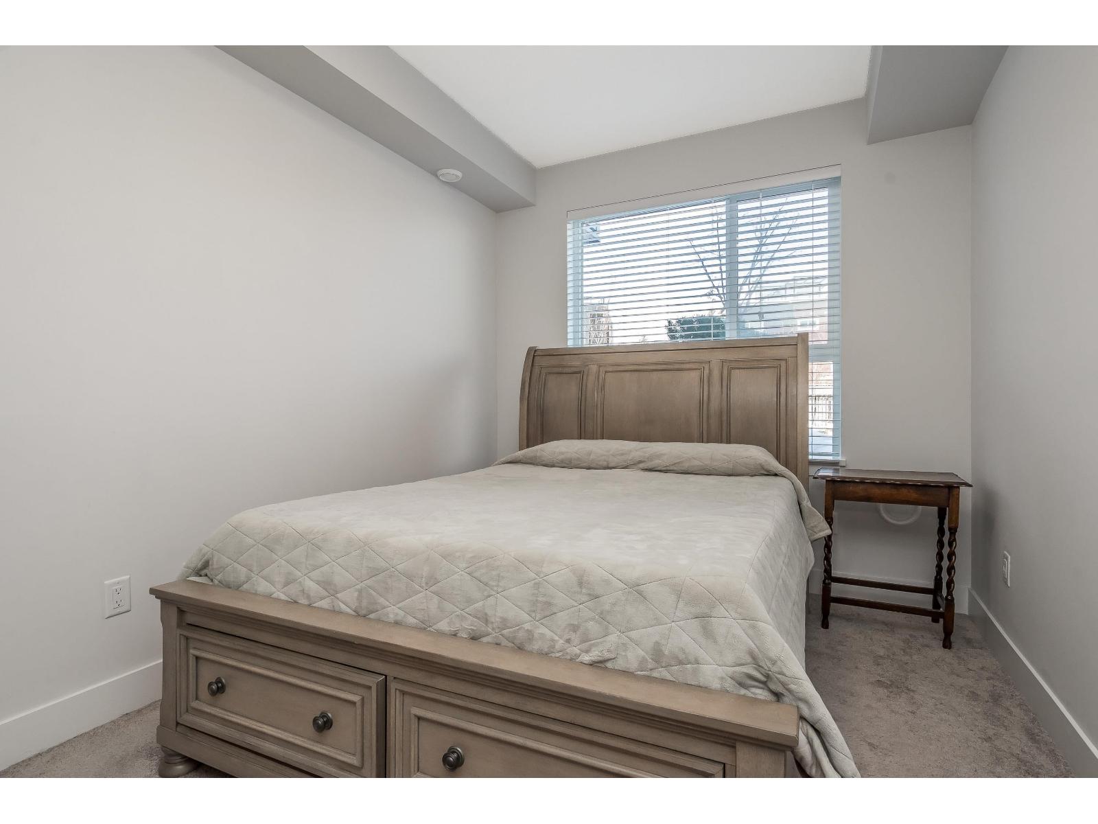 120 5486 199 A Street