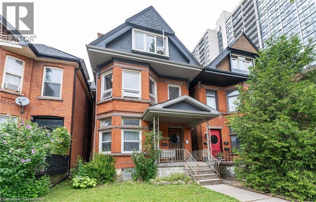 122 Robinson Street