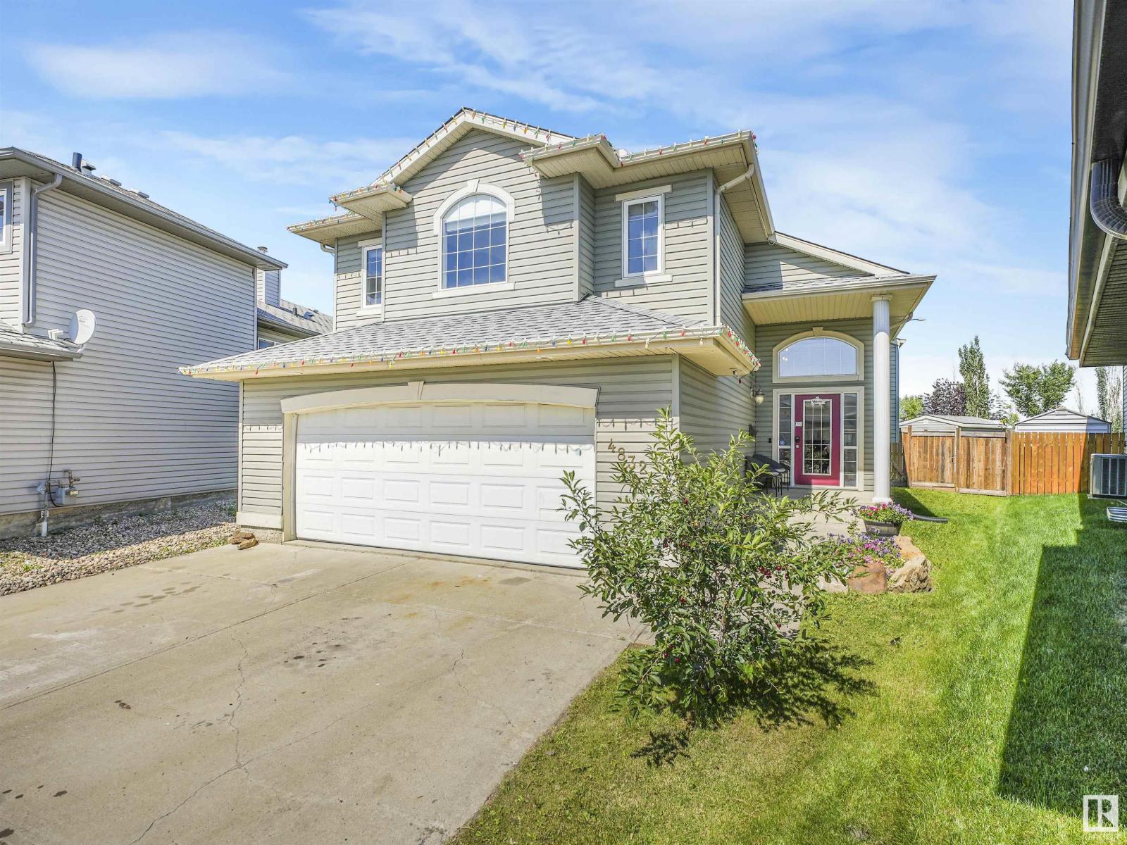 4832 157 Av Nw