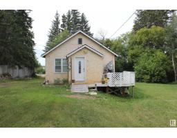 Bedroom 2 - 12 Main Road, Derwent, AB T0B1C0 Photo 4
