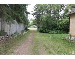 Bedroom 3 - 12 Main Road, Derwent, AB T0B1C0 Photo 5