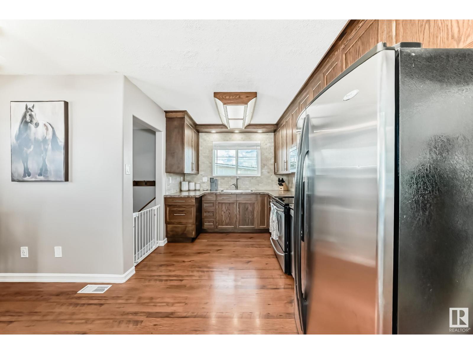 8511 70 St Nw