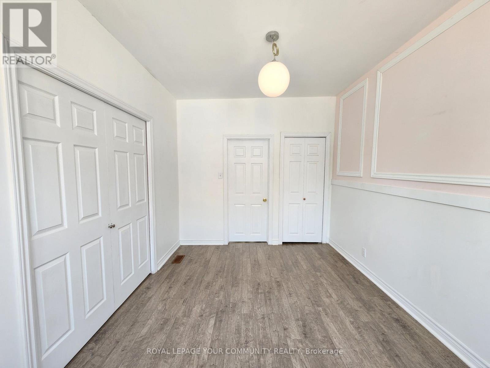 Upper Floor 1075 Gerrard Street E