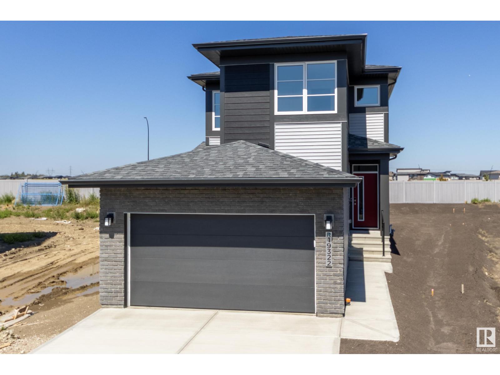 19322 22 A Av Nw