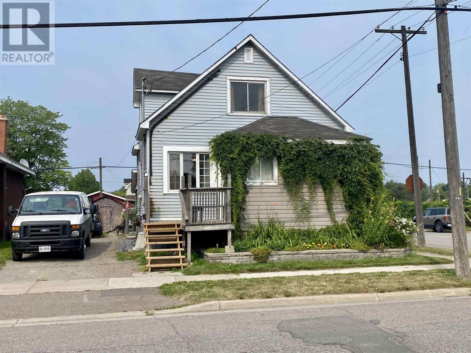 185 Goulais Ave