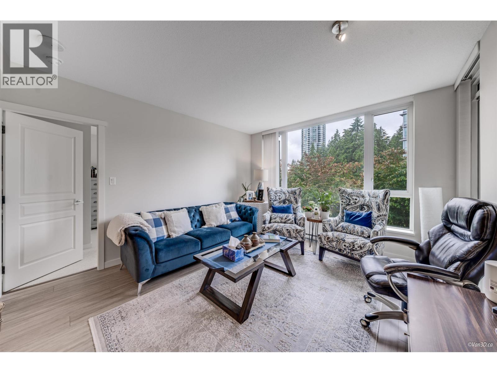 304 3100 Windsor Gate