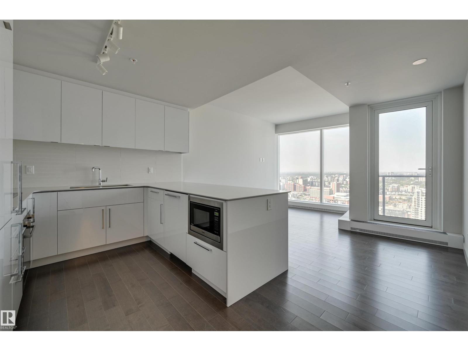 2613 10360 102 St Nw