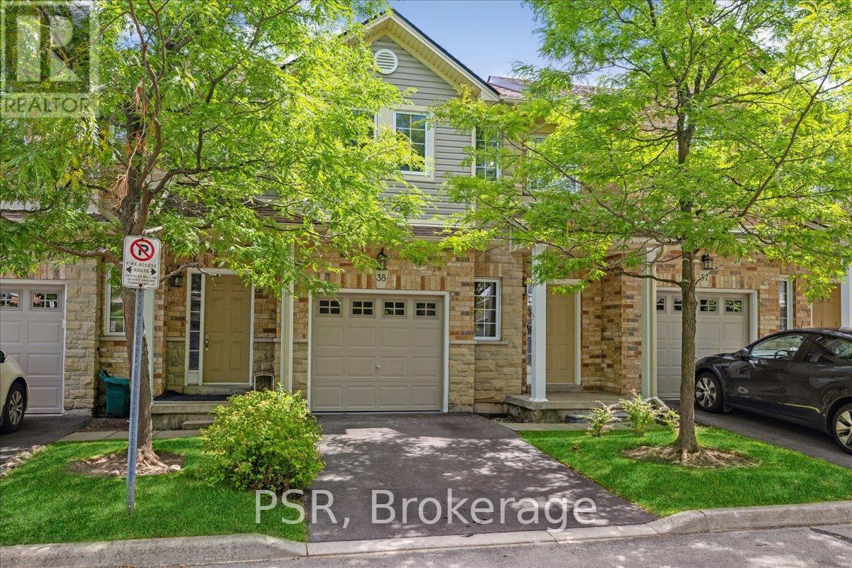38 60 Cloverleaf Drive