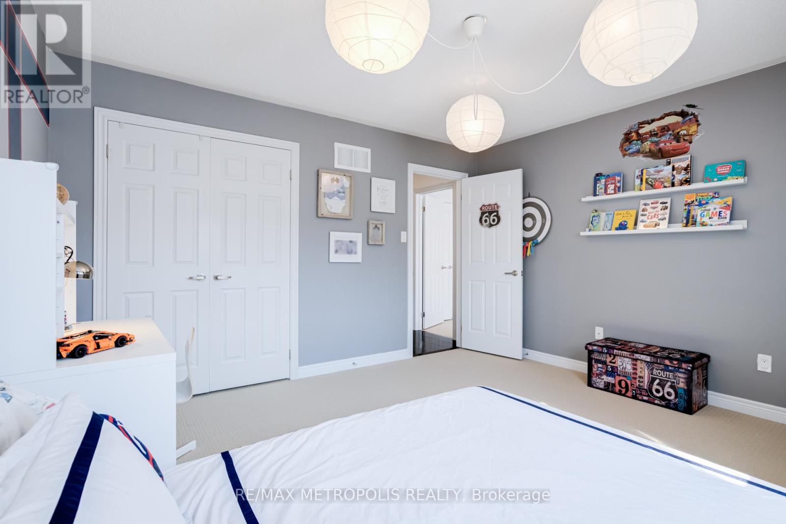 21 Sky Harbour Drive
