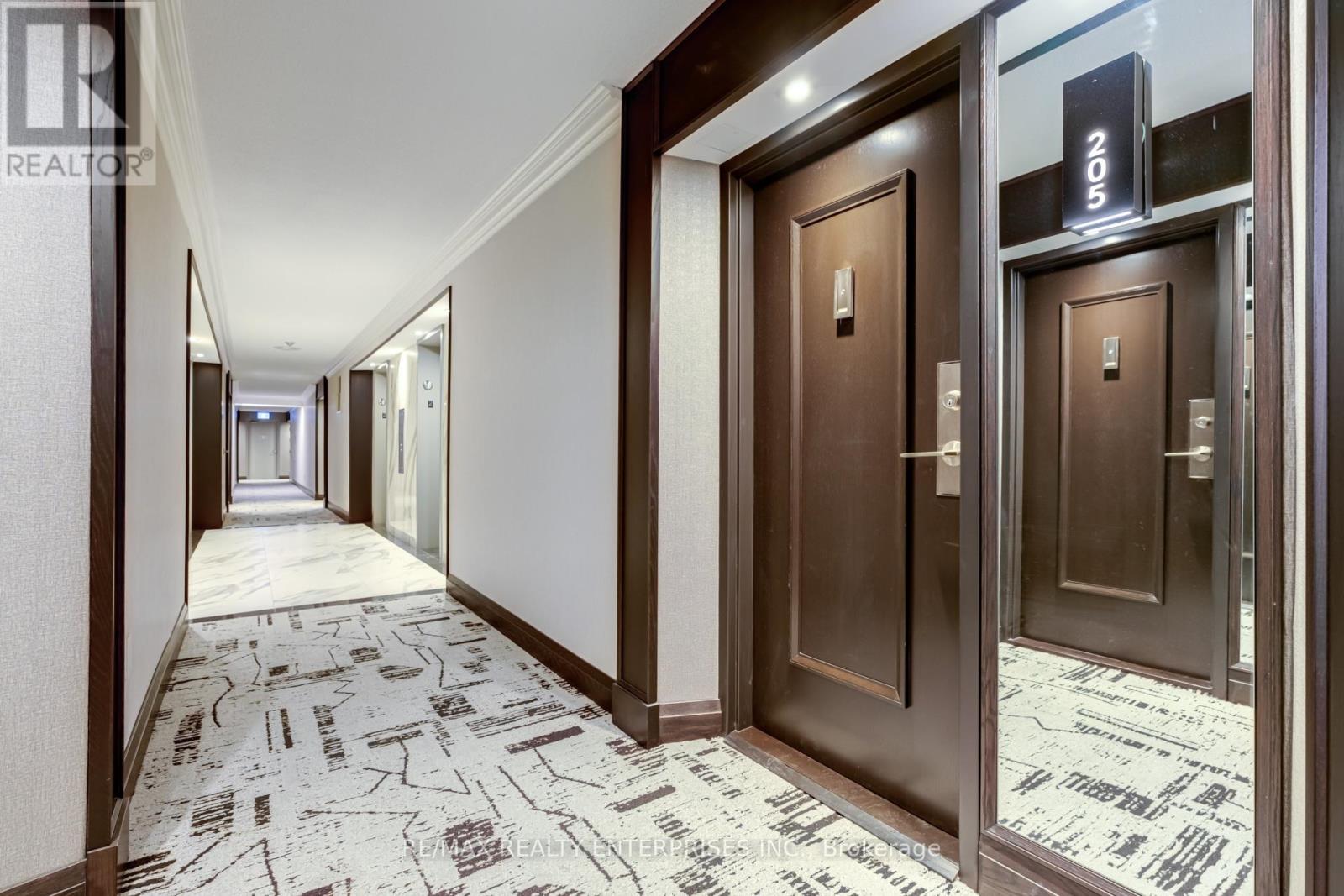 205 55 Skymark Drive