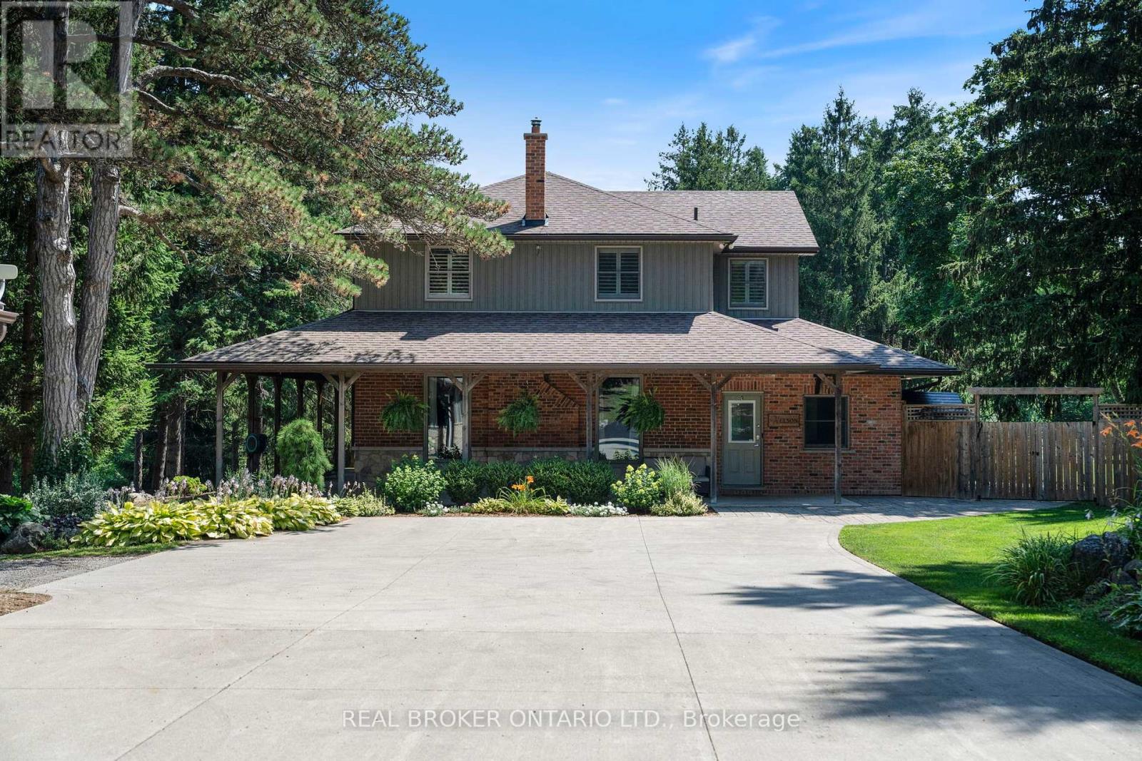 182 Governors Rd Road E