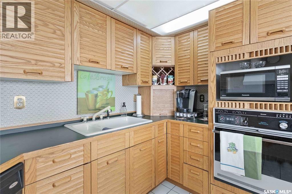 424 2460 Spadina Crescent E