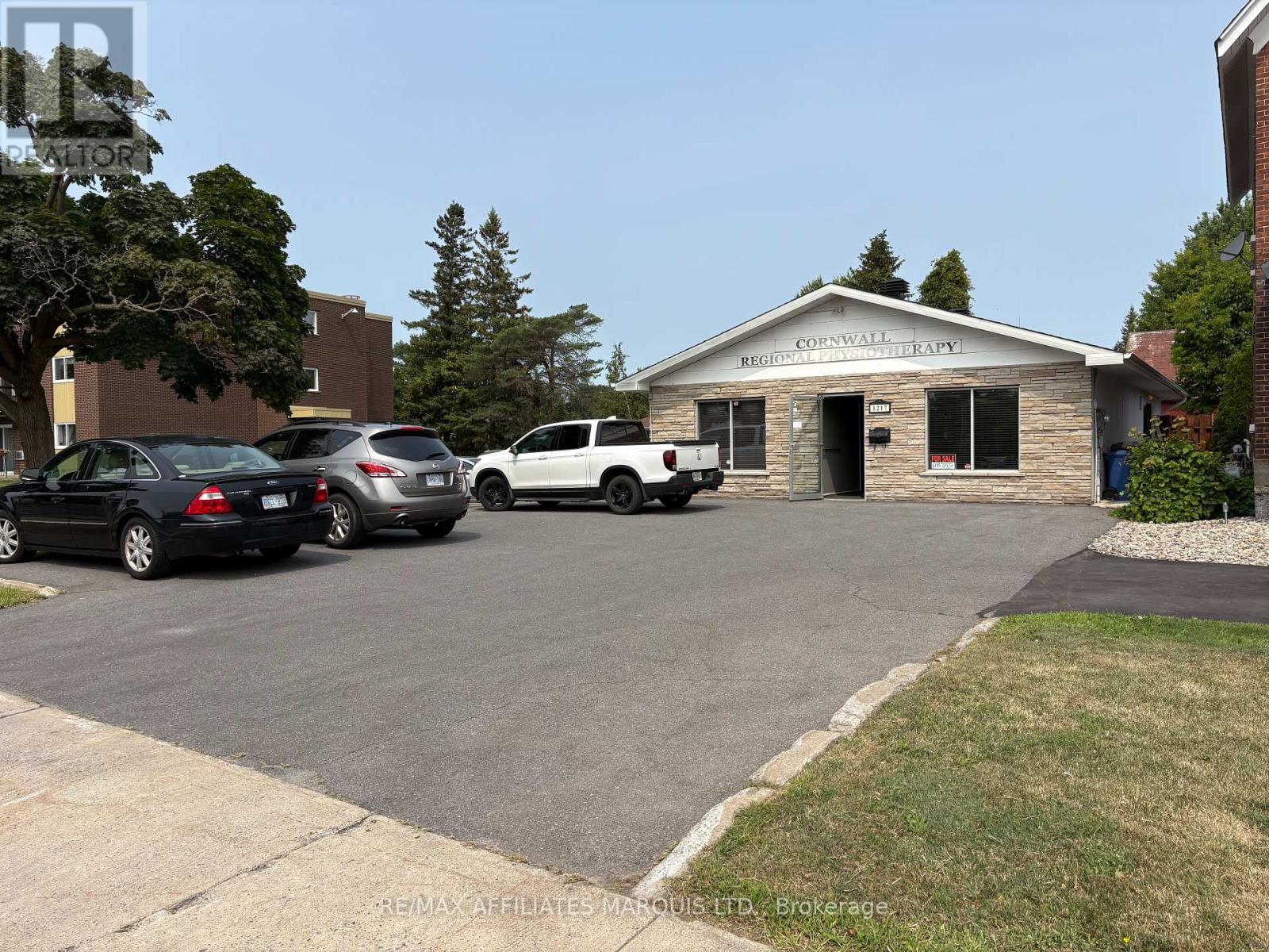 1217 Second Street W